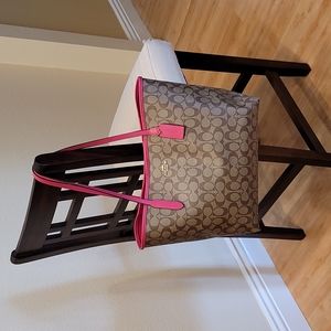 Coach City Tote In Signature Canvas Bold pink